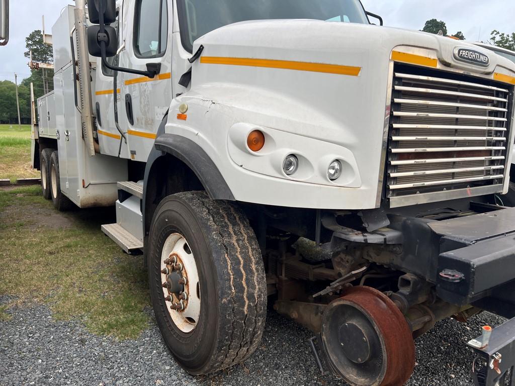 2012 FREIGHTLINER BRIDGE TRUCK, 38,451 miles,  HYRAIL, CUMMINS ISC DIESEL,