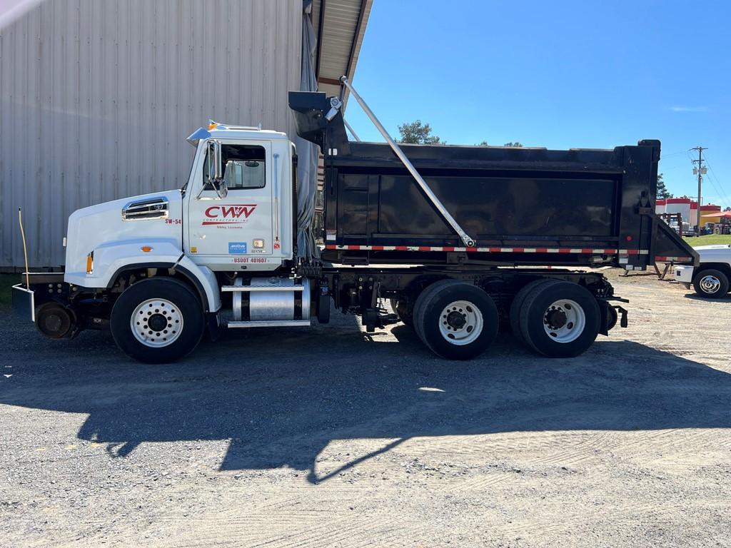 2017 WESTERN STAR 4700 ROTARY DUMP TRUCK,  DMF HIRAIL, L9 ENG, 10 SPEED/8LL