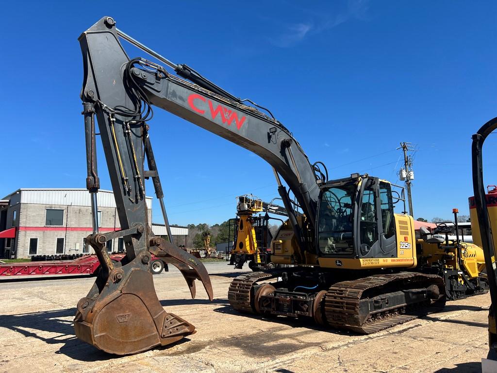 2012 JOHN DEERE 225D EXCAVATOR, Approx 4,250 Hours,  HI RAIL, CAB & AIR, RC