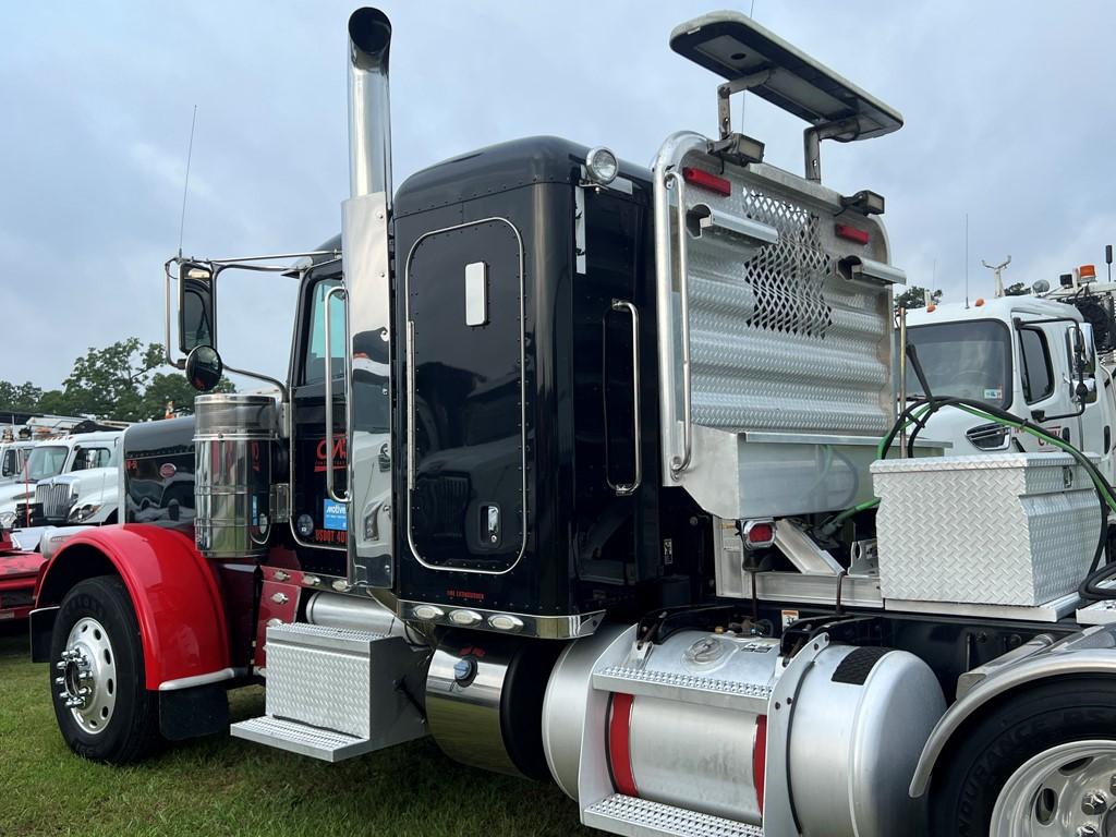 2017 PETERBILT 389 TRUCK TRACTOR,  HEAVY HAUL, SMALL FLATTOP SLEEPER, 4 AXL