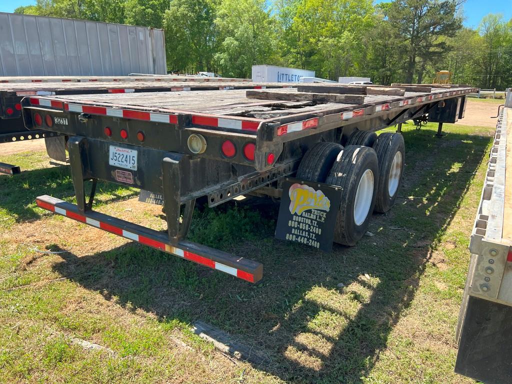 2002 MANAC EXTENDABLE FLAT BED TRAILER,  SLIDING TANDEM AXLES, SLIDING RATC