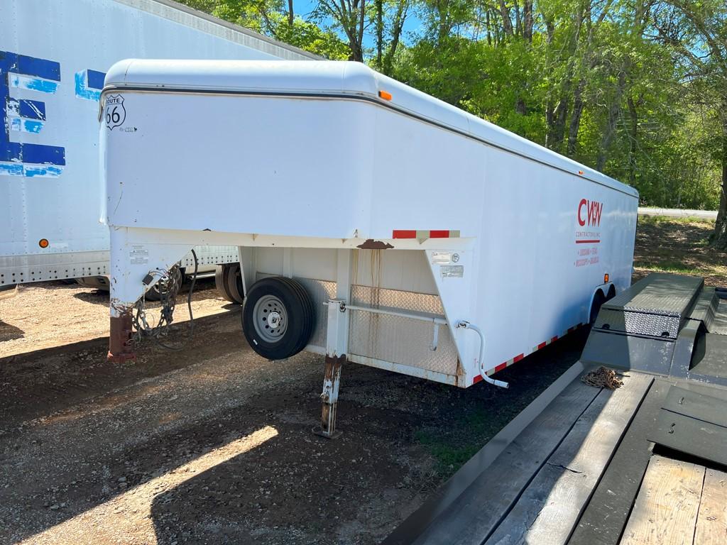 2008 CM ENCLOSED TRAILER,  24',GOOSENECK, TANDEM 6,000LB AXLES, SINGLE WHEE