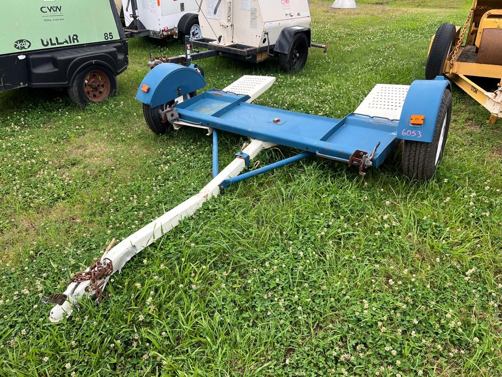 CAR TOW DOLLY,  SINGLE AXLE, SINGLE TIRE