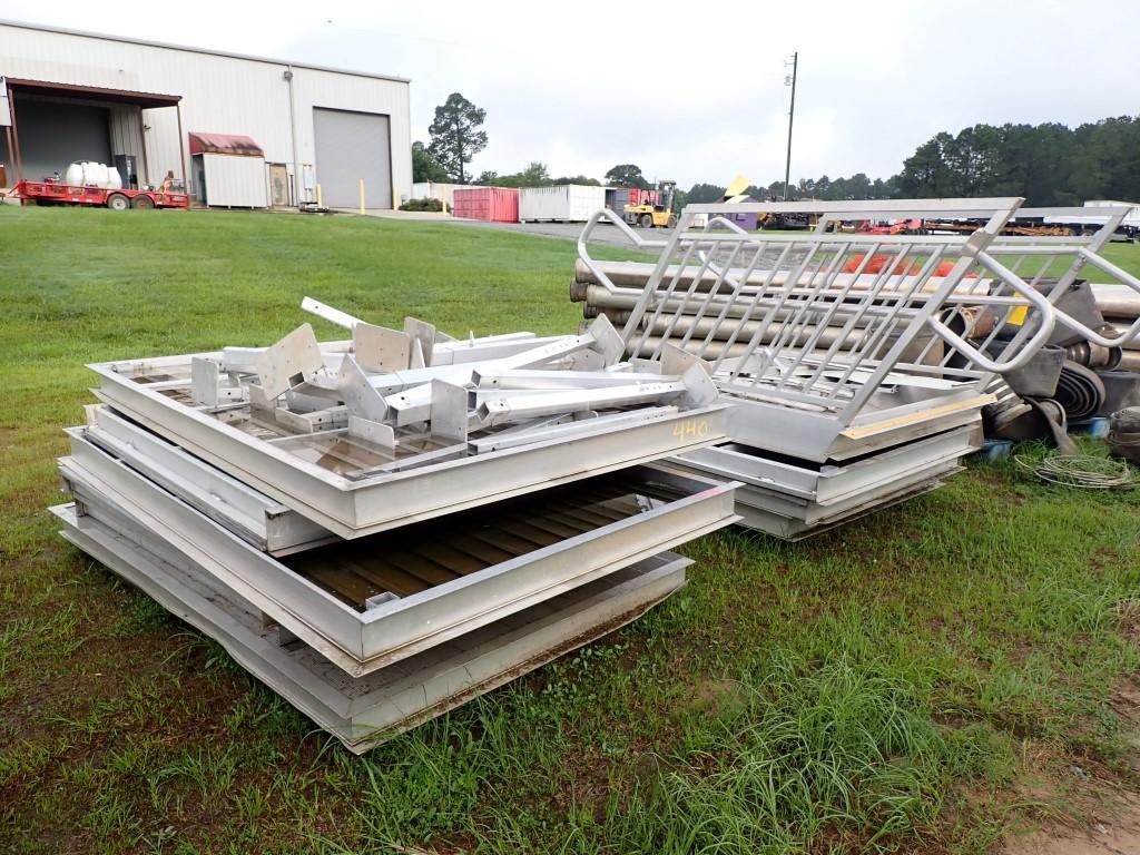 ALUMINUM WALKWAY & STEPS