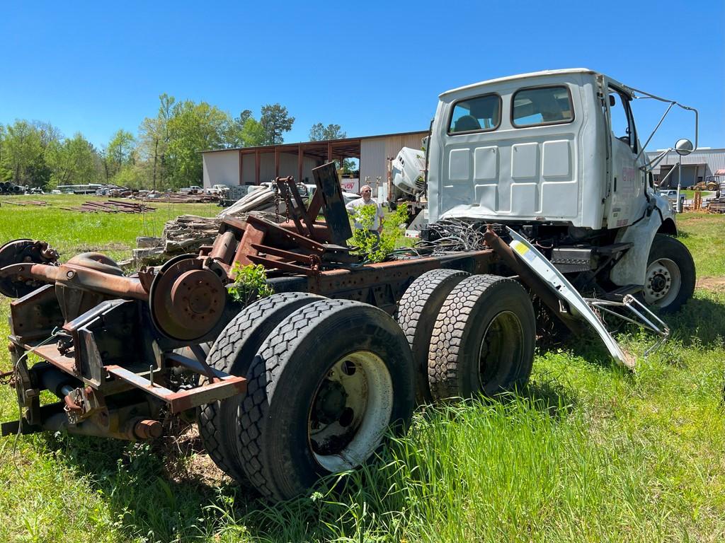 1998 STERLING L9500 CAB & CHASSIS,  DIESEL ENGINE, TWIN SCREW, PAD/BEAM SUS