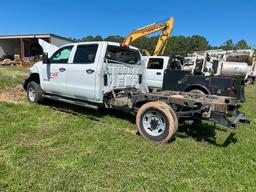 2017 CHEVROLET 2500 HD CAB & CHASSIS,  CREW CAB, GAS, AUTO, WRECKED IN FRON