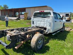 2017 CHEVROLET 2500 HD CAB & CHASSIS,  CREW CAB, GAS, AUTO, WRECKED IN FRON