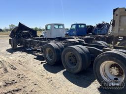 2004 FREIGHTLINER CASSACDIA FRAME  60 SERIES DETROIT, 10 SPD TRANS, TWIN SC