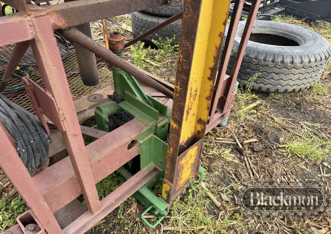 SCISSOR LIFT,  W/ CORNER JACKS, TRAILER MOUNTED