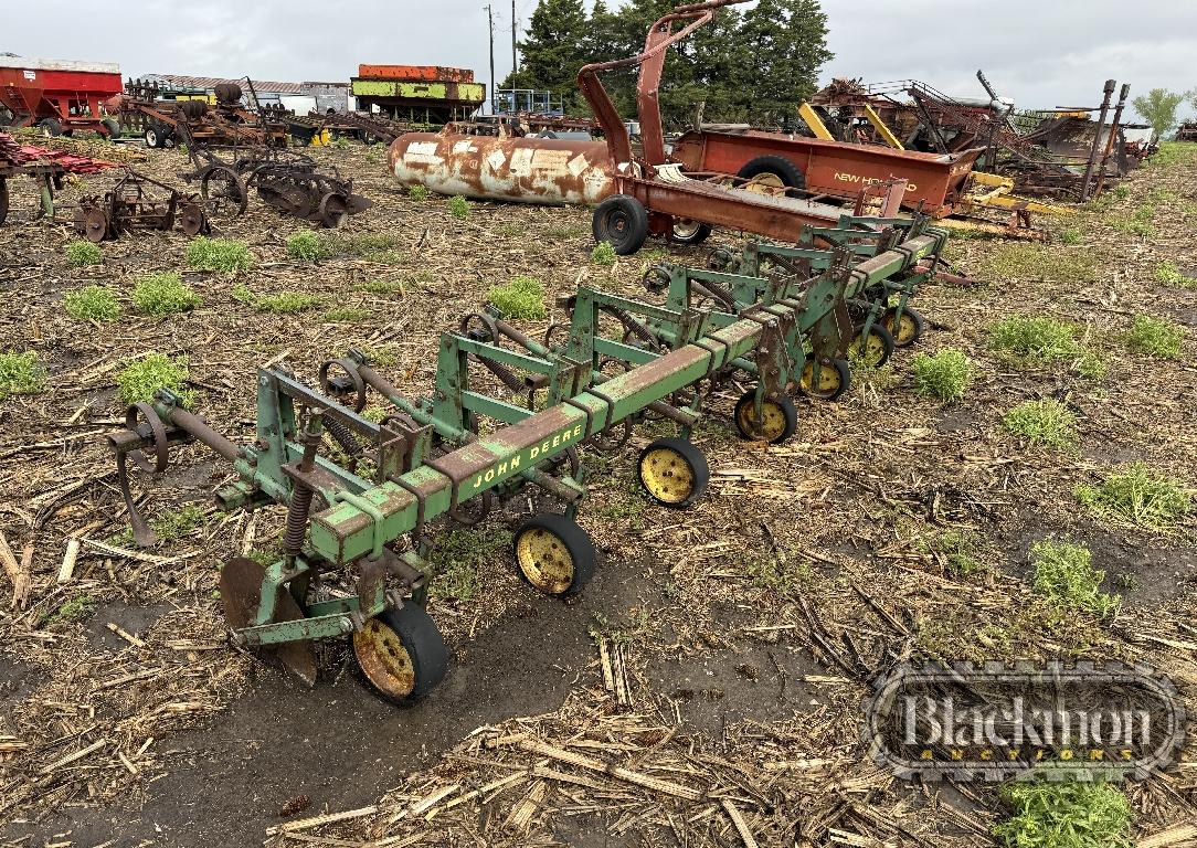 JOHN DEERE RM ROW CROP CULTIATOR,  3PT