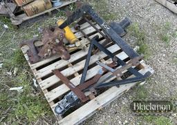 (1) PALLET PTO PUMPS W. TANKS, (1) PALLET OF MISC TRAILER & TRUCK HITCHES,