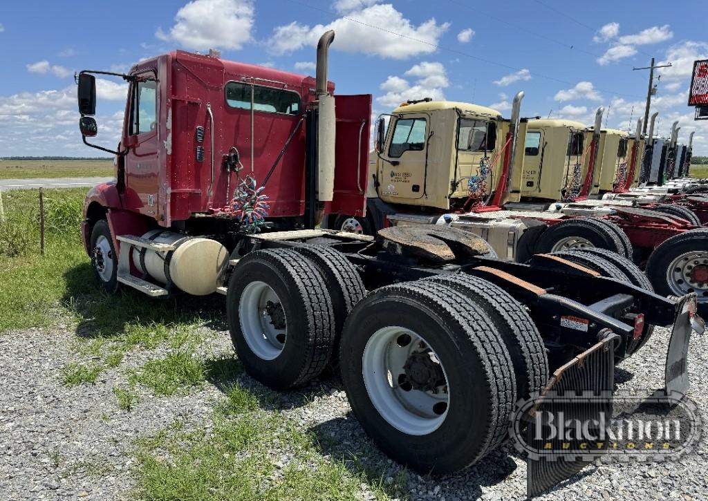 2006 FREIGHTLINER COLUMBIA TRUCK TRACTOR, 733,883+ mi,  DAY CAB, MERCEDES D