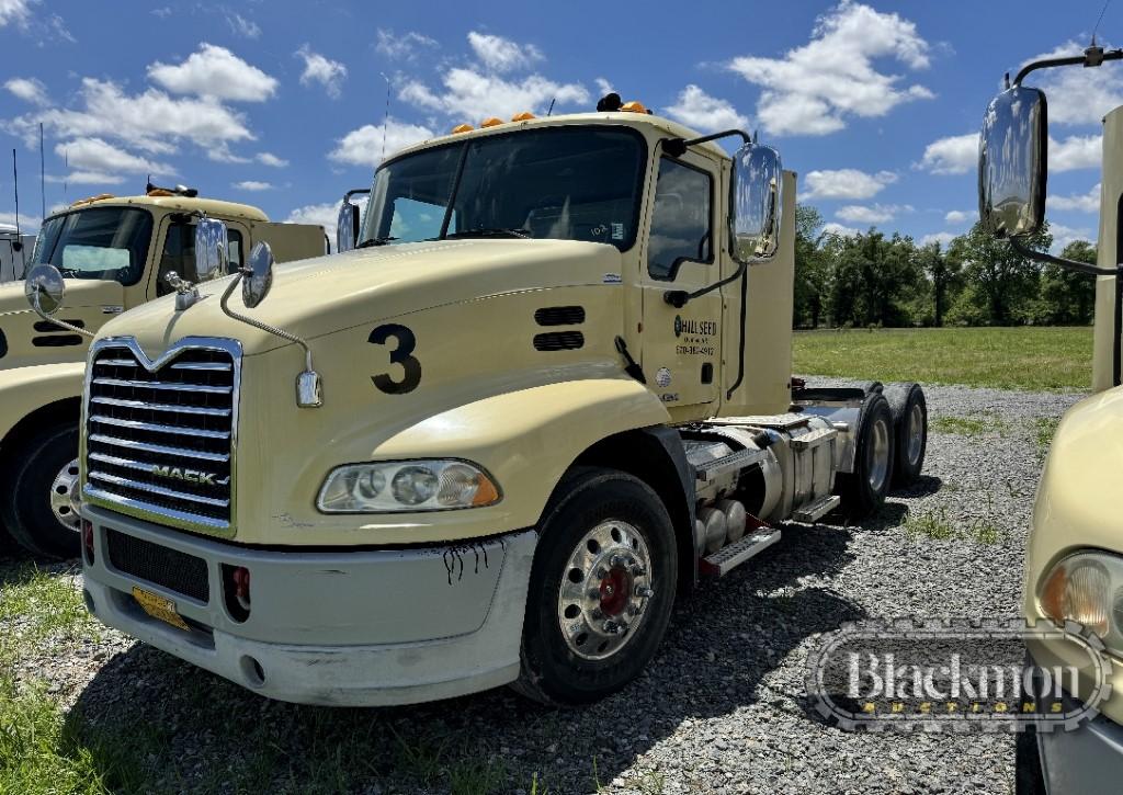 2013 MACK CXU613 TRUCK TRACTOR, 651,000+ mi,  DAY CAB, MACK MP8 DIESEL, EAT