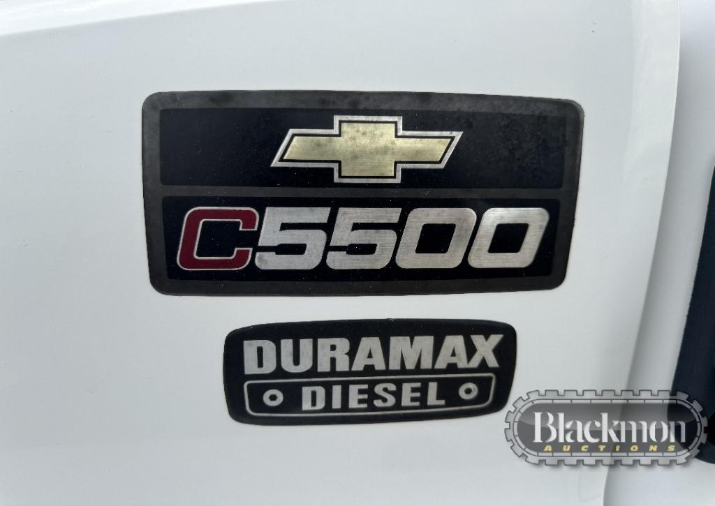 2005 CHEVROLET C5500 FLATBED TRUCK, n/a+ mi,  DRW, DURAMX DIESEL, AUTOMATIC