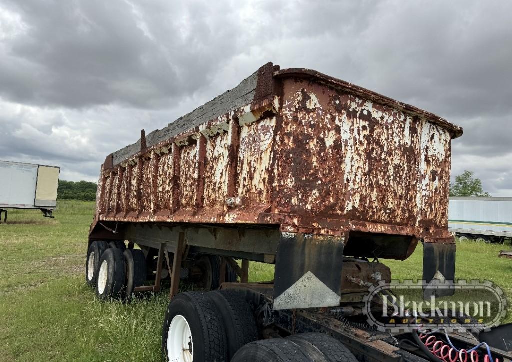 20’ End Dump Trailer – Tandem Axle, Center Point Susp, 22.5’s On Budd Wheel