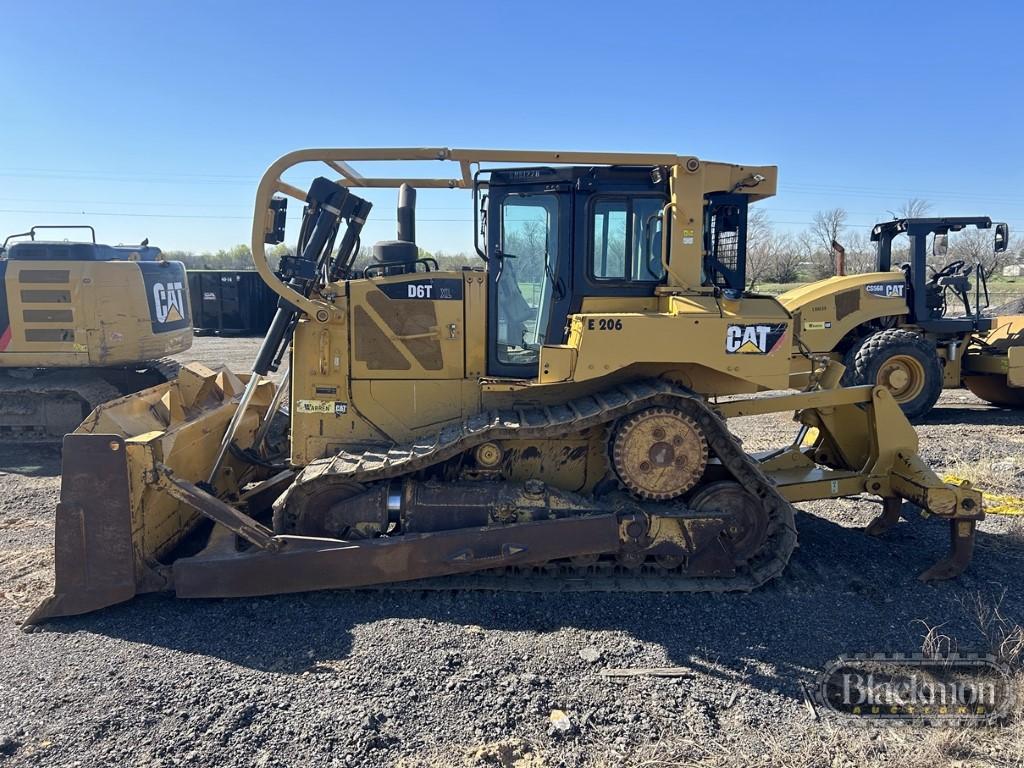 2013 CATERPILLAR D6TXL CRAWLER DOZER, 5830 HRS  EROPS, AC, SWEEPS, 12' STRA