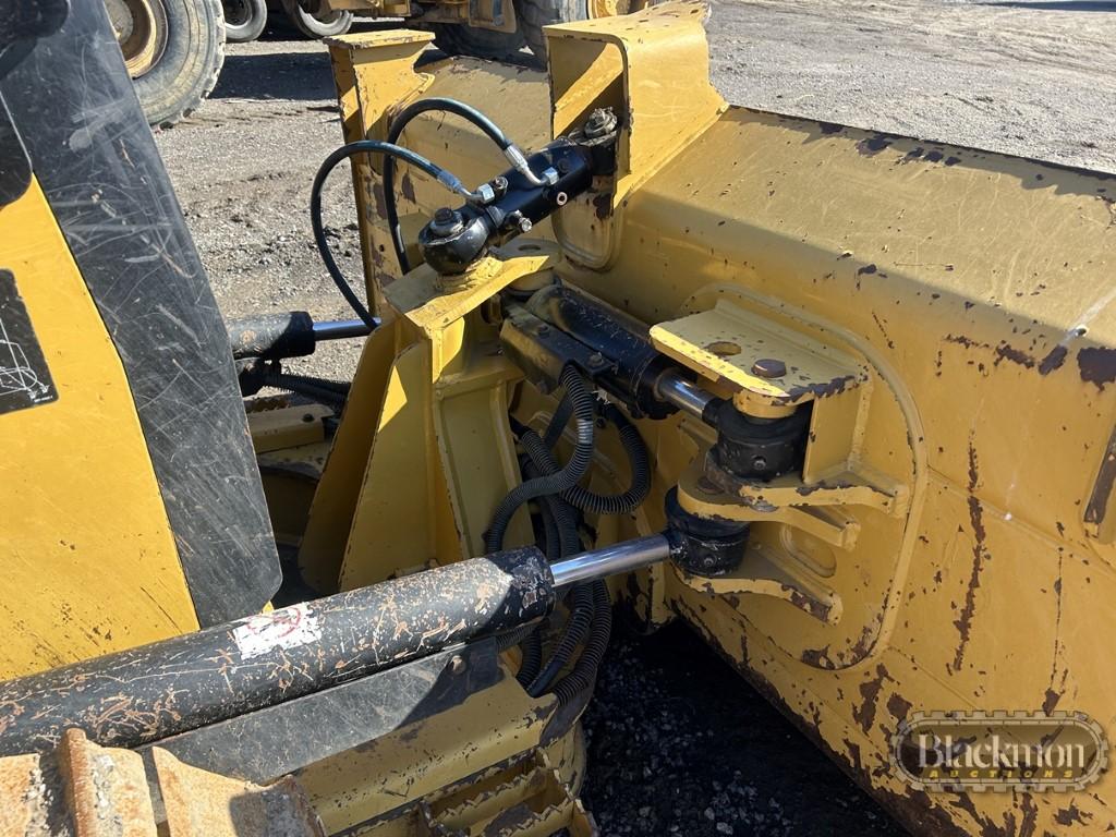 2018 CATERPILLAR D5K2 XL CRAWLER DOZER, 3940 HRS  EROPS, AC, SWEEPS, 6 WAY