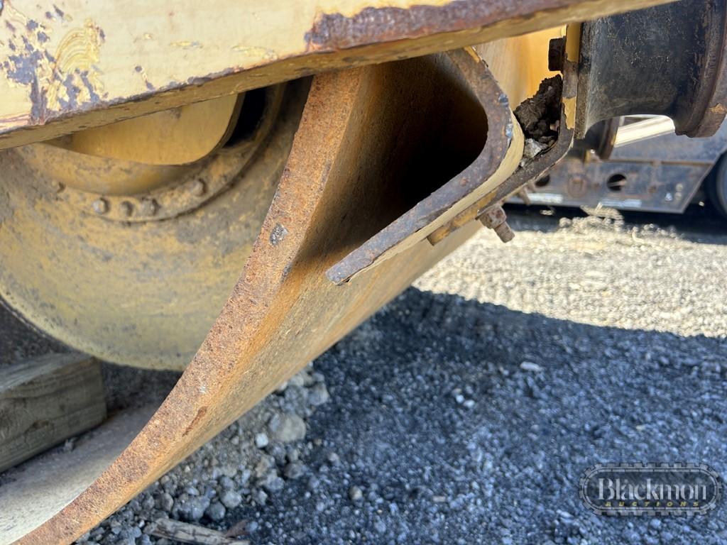 2012 CATERPILLAR CS56B SMOOTH DRUM ROLLER,  **NOTE--HAS BAD ENGINE**, SMOOT