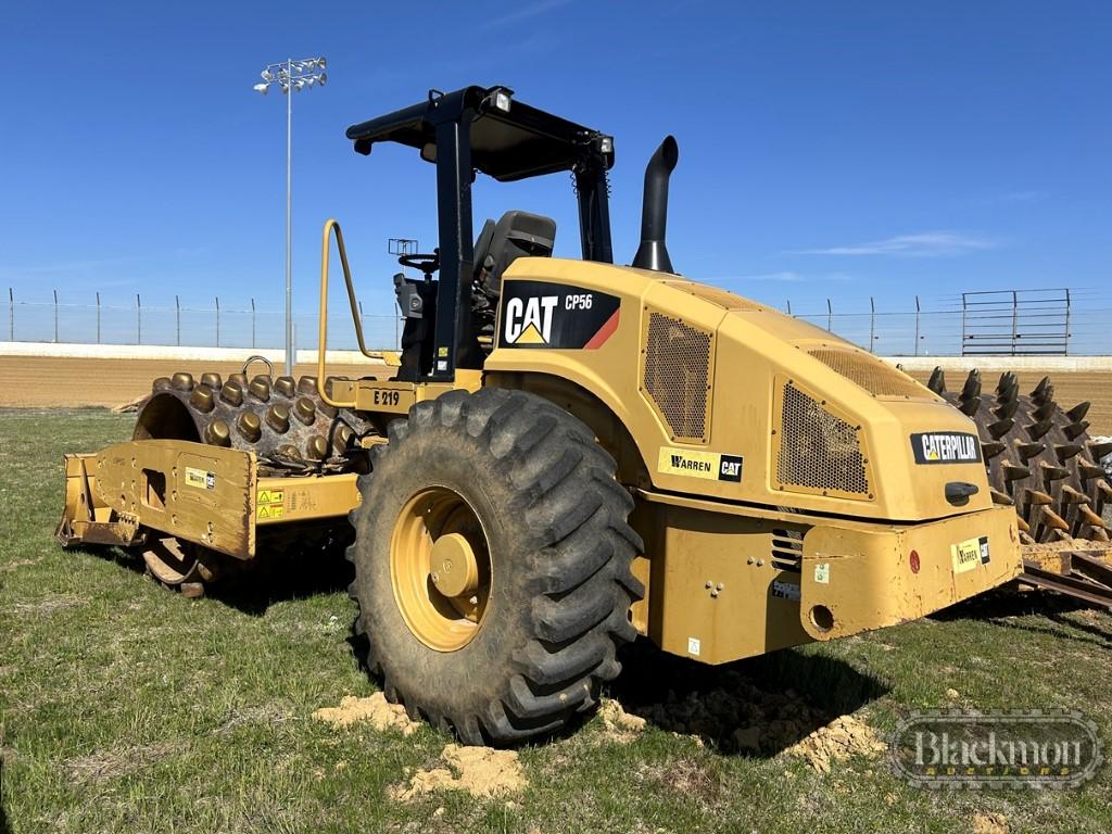 2011 CATERPILLAR CP56 SHEEPS FOOT ROLLER, 1,652 hrs  OROPS, LEVELING BLADE,