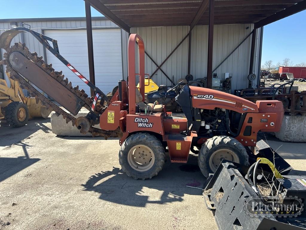 2010 DITCH WITCH RT40 TRENCHER, 1986 hrs  DEUTZ DIESEL, 4WD, H314 TRENCHER,