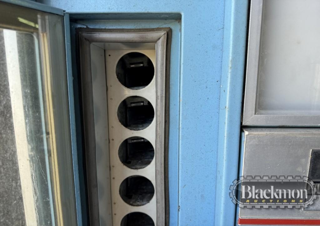 VINTAGE PEPSI DRINK MACHINE,  RUNS & WORKS