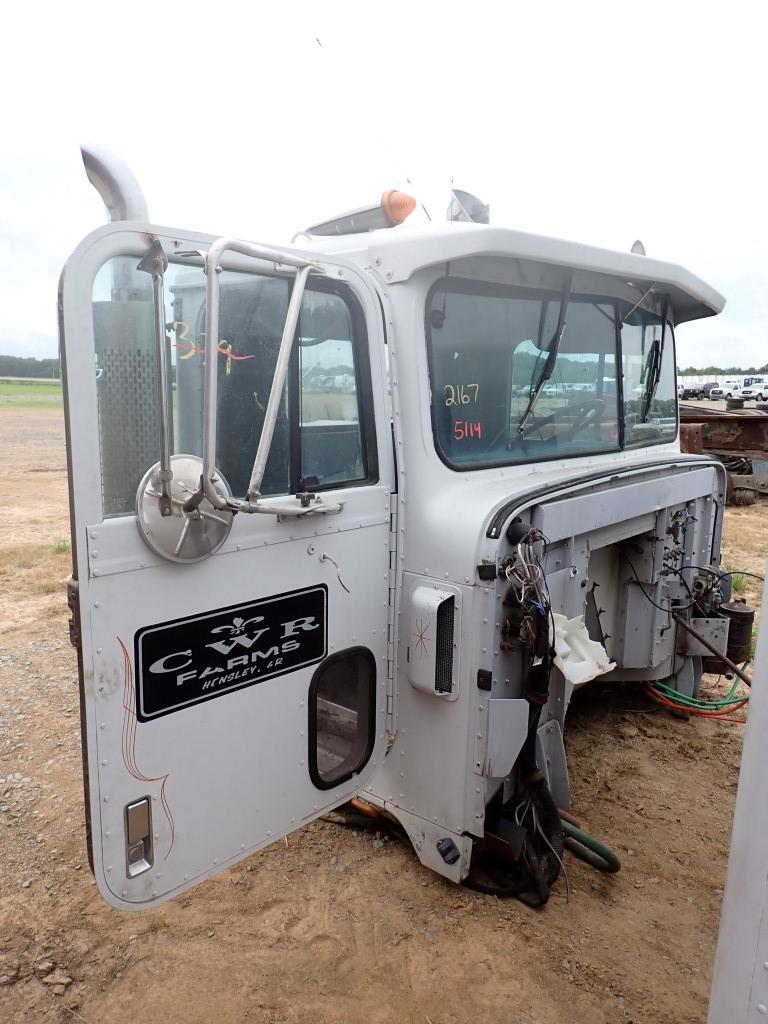 INTERNATIONAL 9300 CAB