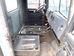 INTERNATIONAL 9300 CAB
