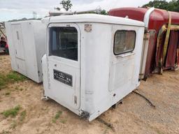 INTERNATIONAL 9300 CAB