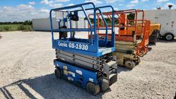 2016 GENIE GS-1930 SCISSOR LIFT, SHOWING 100 HRS,  ELECTRIC, 19' PLATFORM H