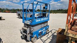2016 GENIE GS-1930 SCISSOR LIFT, SHOWING 100 HRS,  ELECTRIC, 19' PLATFORM H