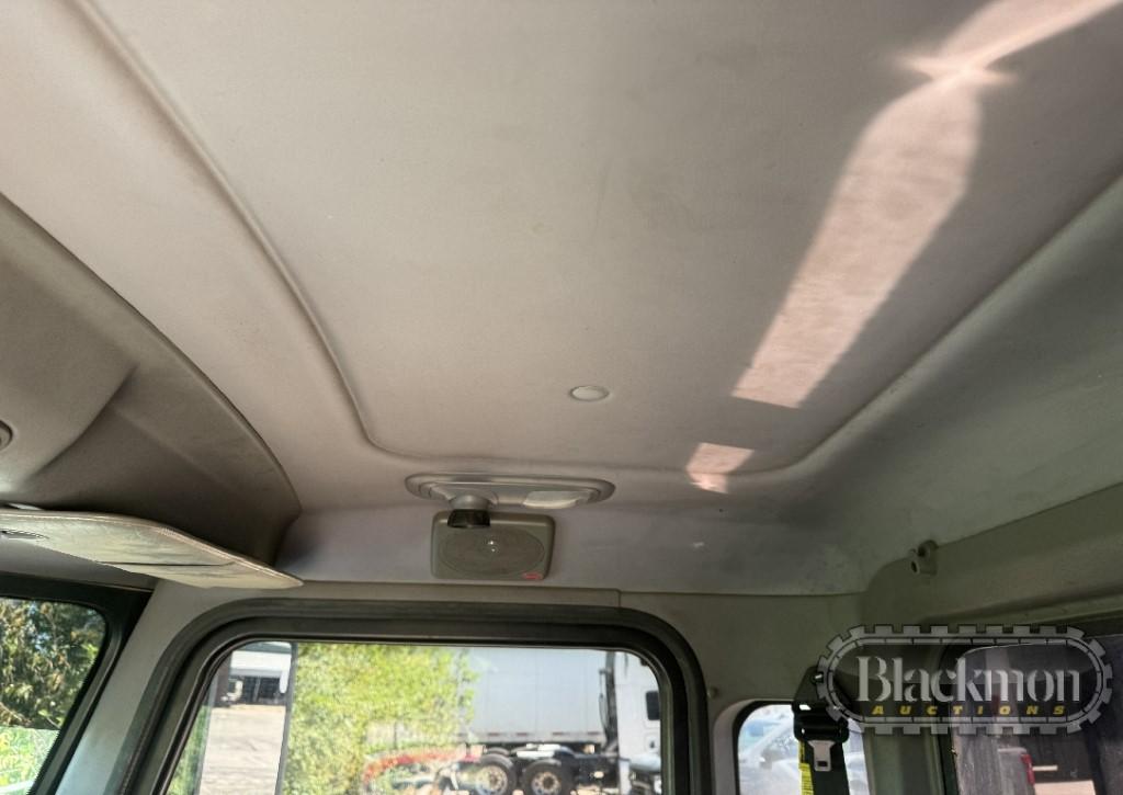 2020 Pete 337 Rollback Truck - Paccar Diesel, Automatic, PS, PW, PL, Air Ri