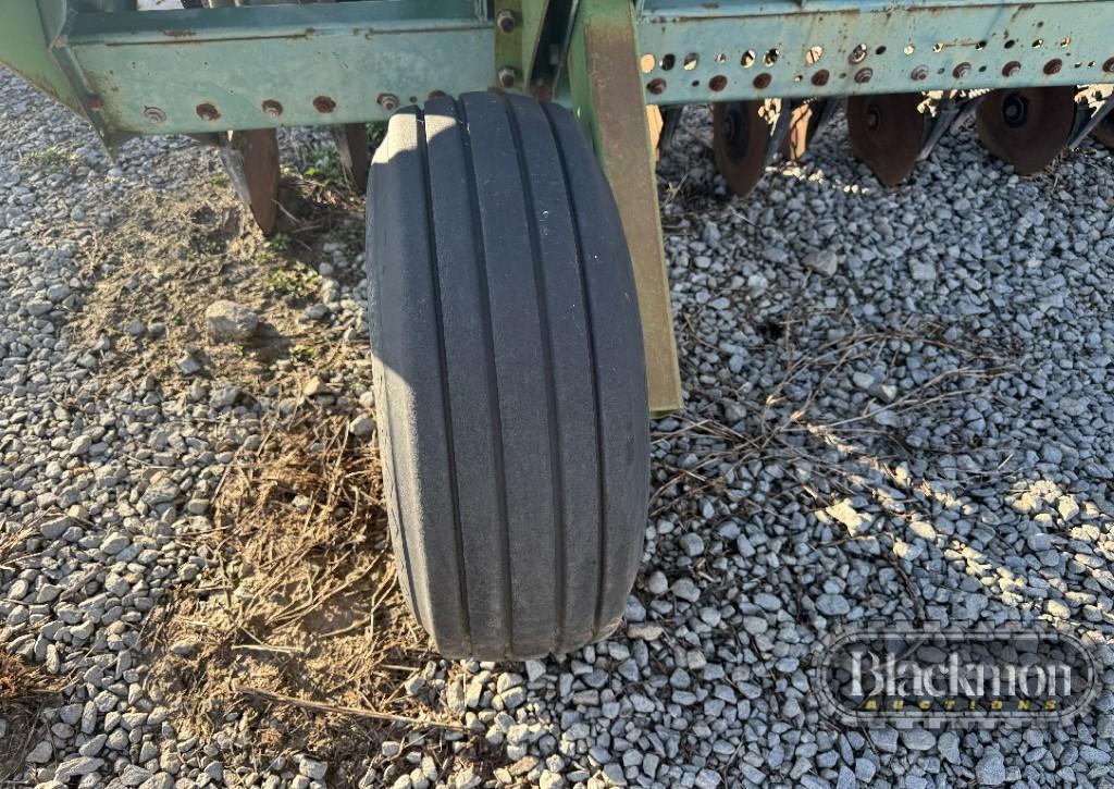 JOHN DEERE 520 GRAIN DRILL,  7 ½ INCH SPACING, 20’ WORKING WIDTH, S# N00520