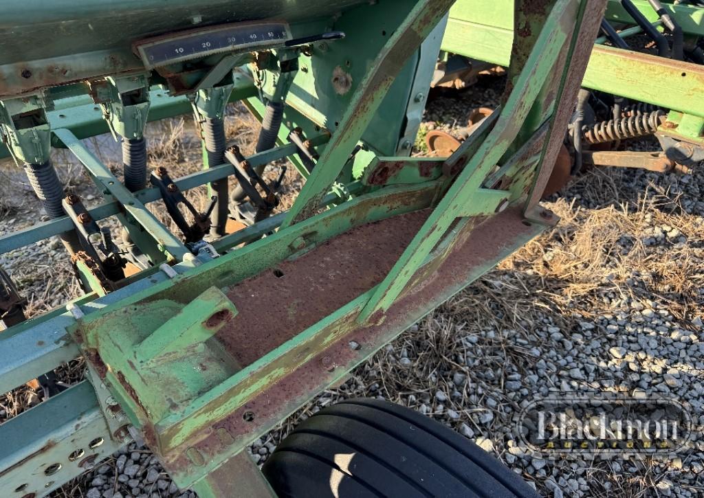 JOHN DEERE 520 GRAIN DRILL,  7 ½ INCH SPACING, 20’ WORKING WIDTH, S# N00520