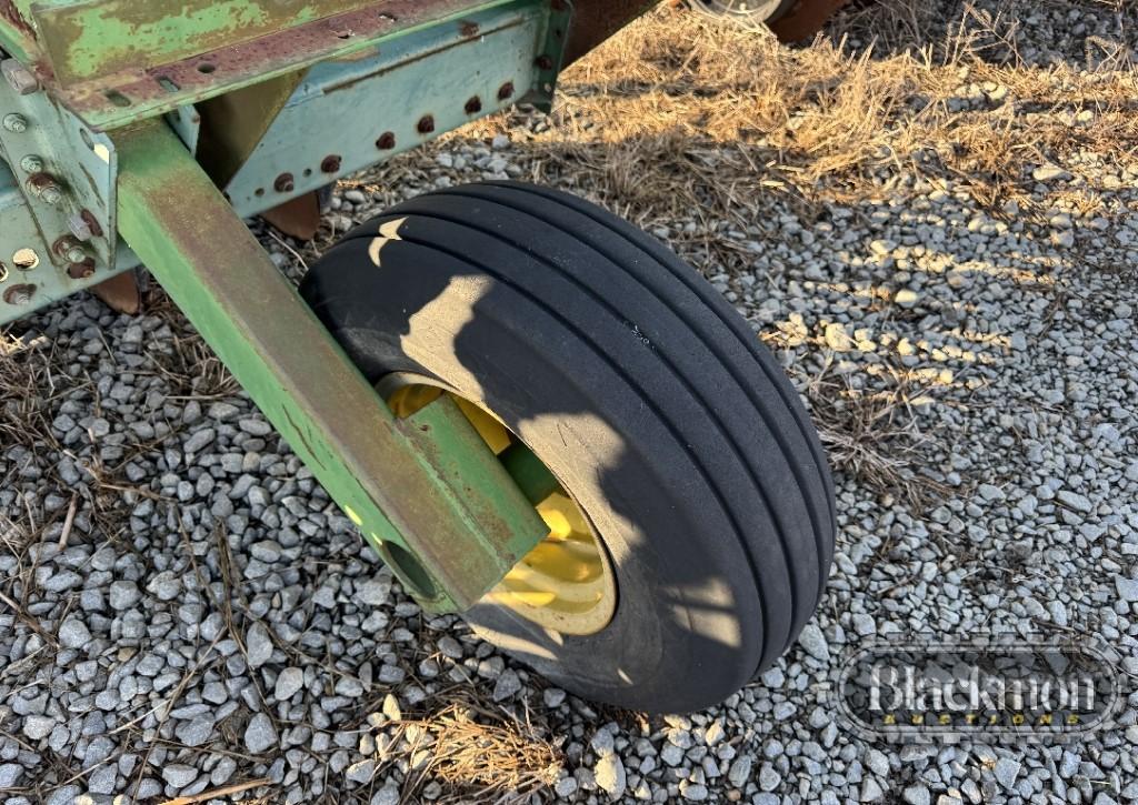 JOHN DEERE 520 GRAIN DRILL,  7 ½ INCH SPACING, 20’ WORKING WIDTH, S# N00520