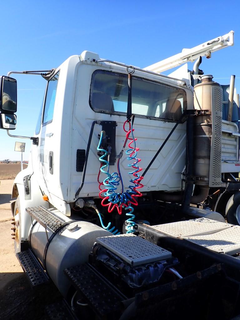 2012 INTERNATIONAL 8600 TRUCK TRACTOR, 400,000 (+/-)  10 SPD TRANS, MAX FOR