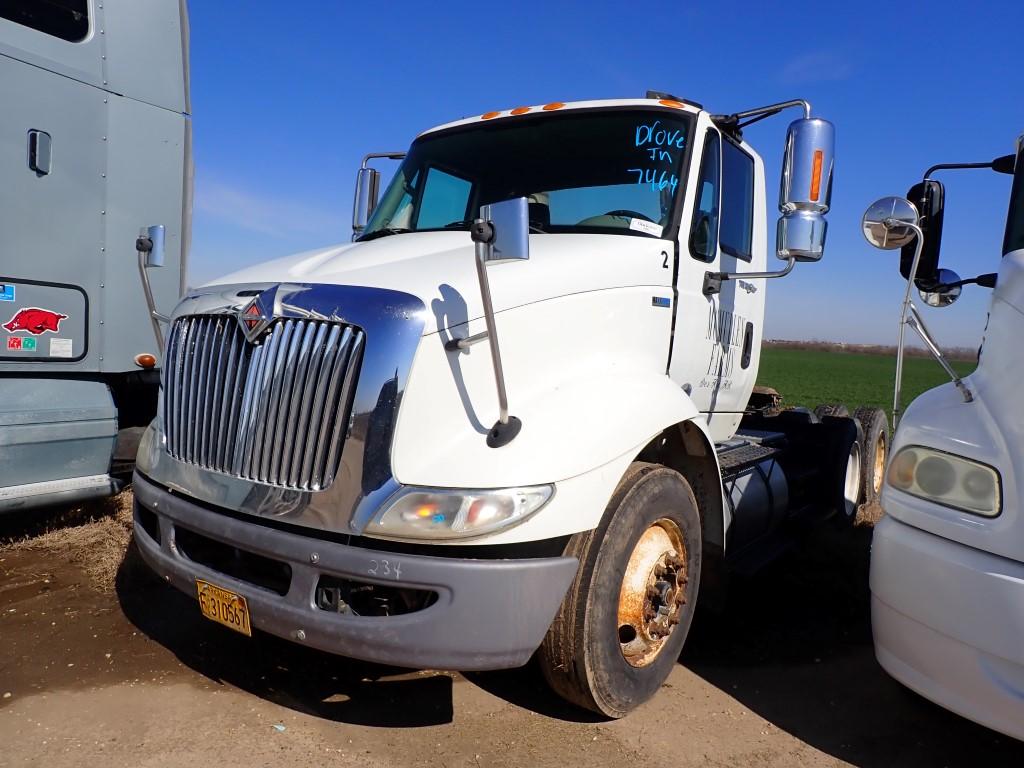 2012 INTERNATIONAL 8600 TRUCK TRACTOR, 400,000 (+/-)  10 SPD TRANS, MAX FOR