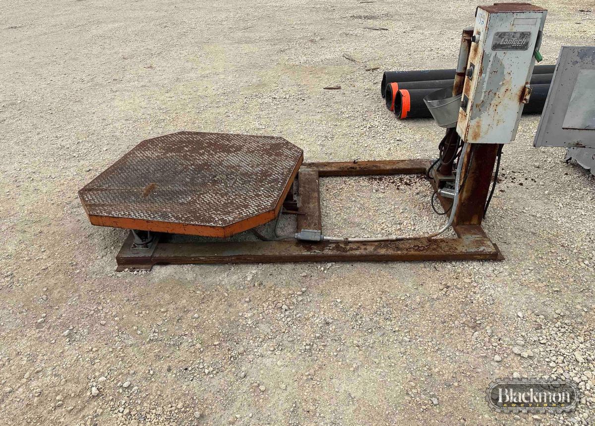 LANTEC PALLET WRAPPING MACHINE,