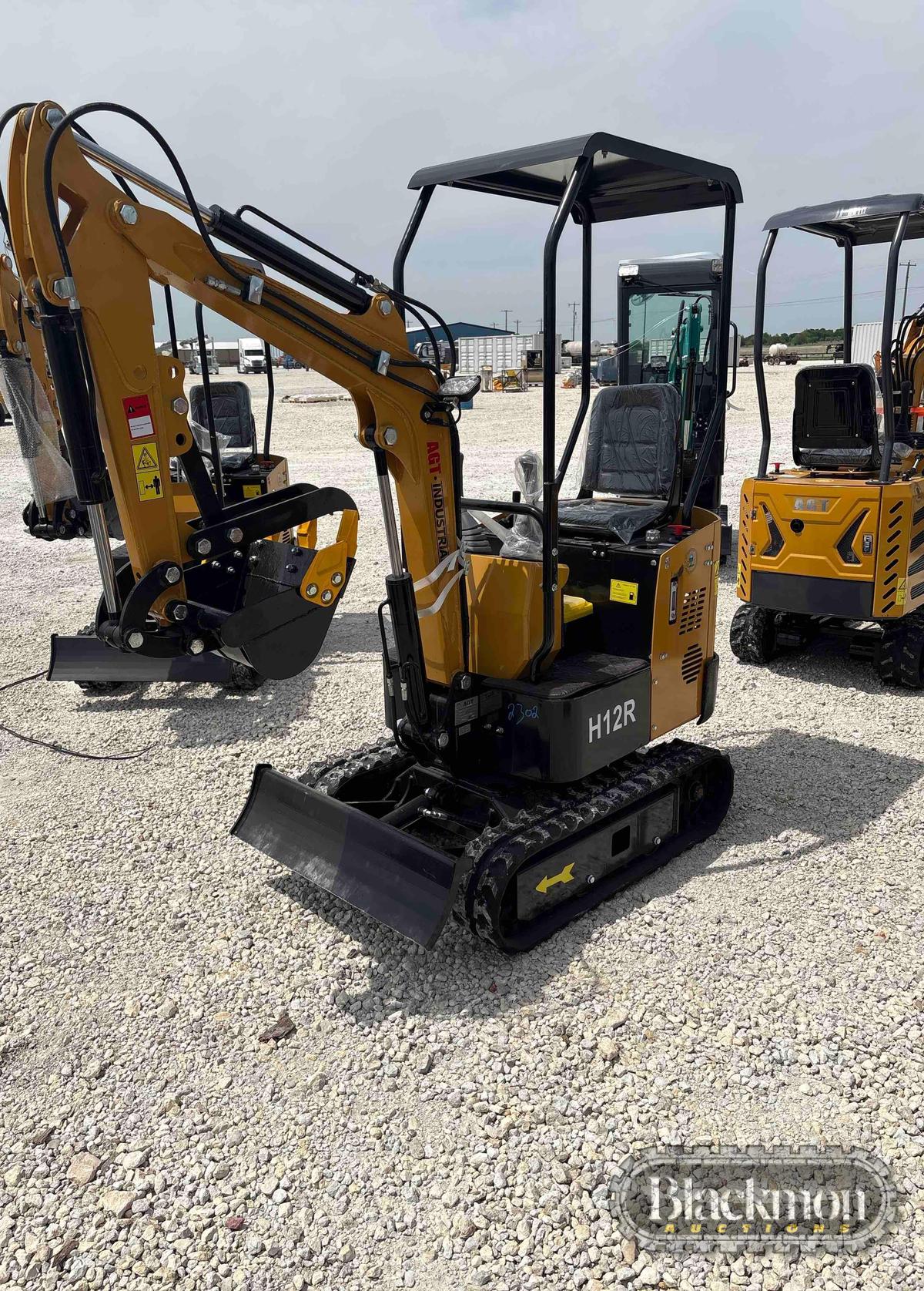 AGT H12R MINI TRACK EXCAVATOR,