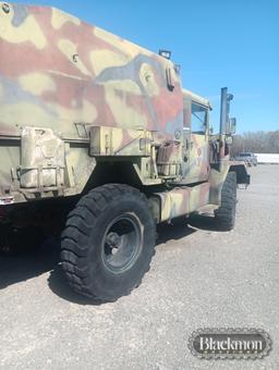 1971 MILITARY TRANSPORT CARRIER TRUCK VIN: 04J69771