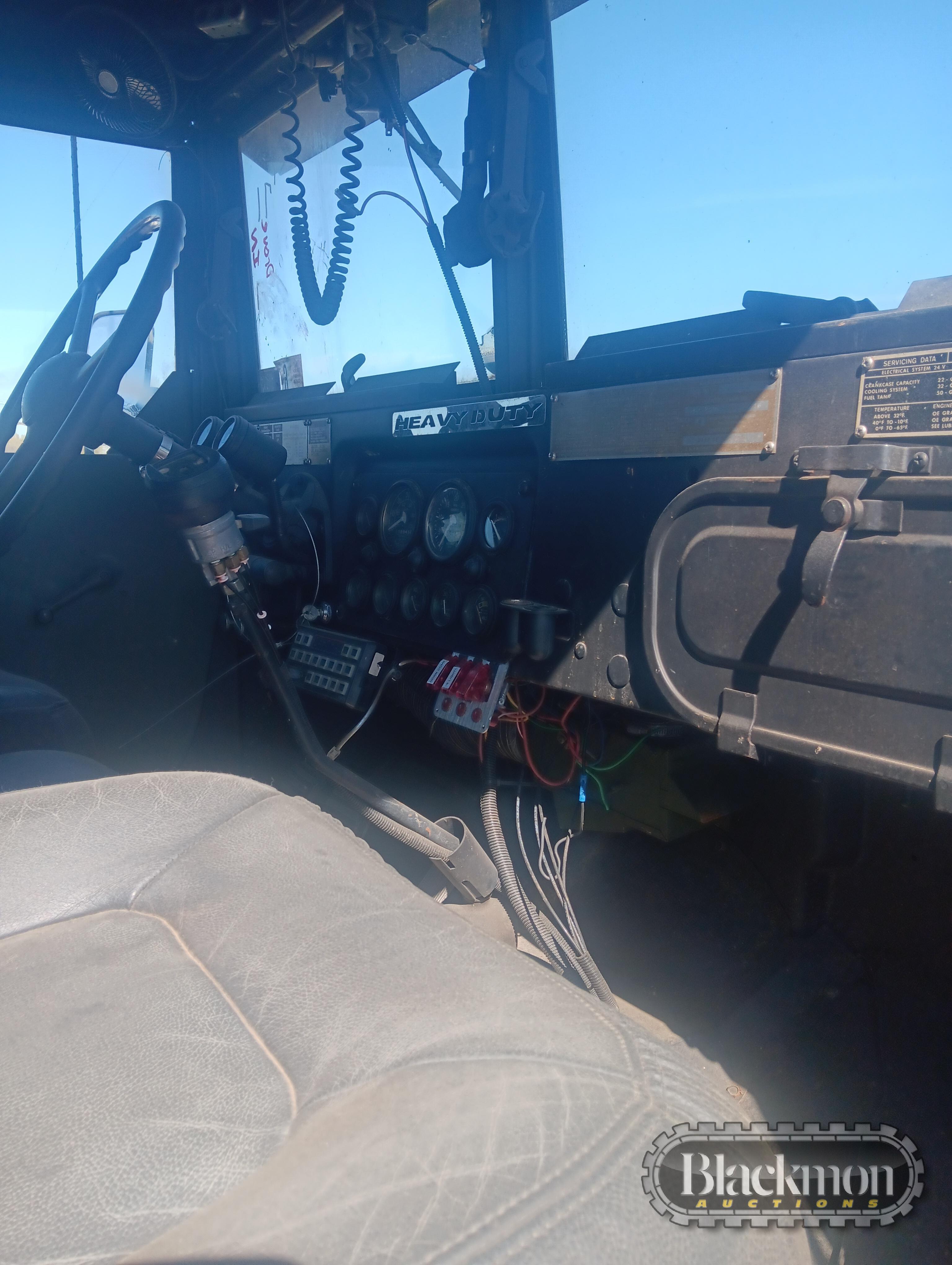 1971 MILITARY TRANSPORT CARRIER TRUCK VIN: 04J69771