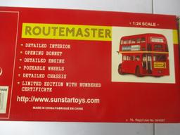 Sun Star Routemaster 1:24 Scale London Transport Limited Edition w/numbered Certificate First