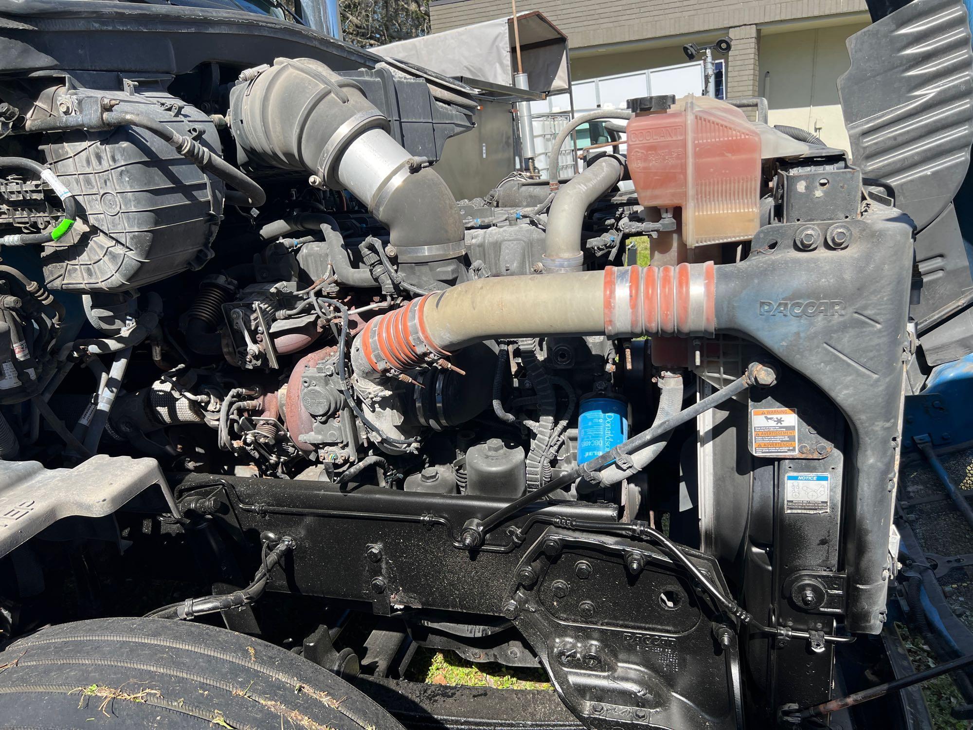 2014 PETERBILT 579 SEMI TRUCK W/SLEEPER CAB, PACCAR DIESEL ENGINE, 455 HP, AUTOMATIC TRANSMISSION