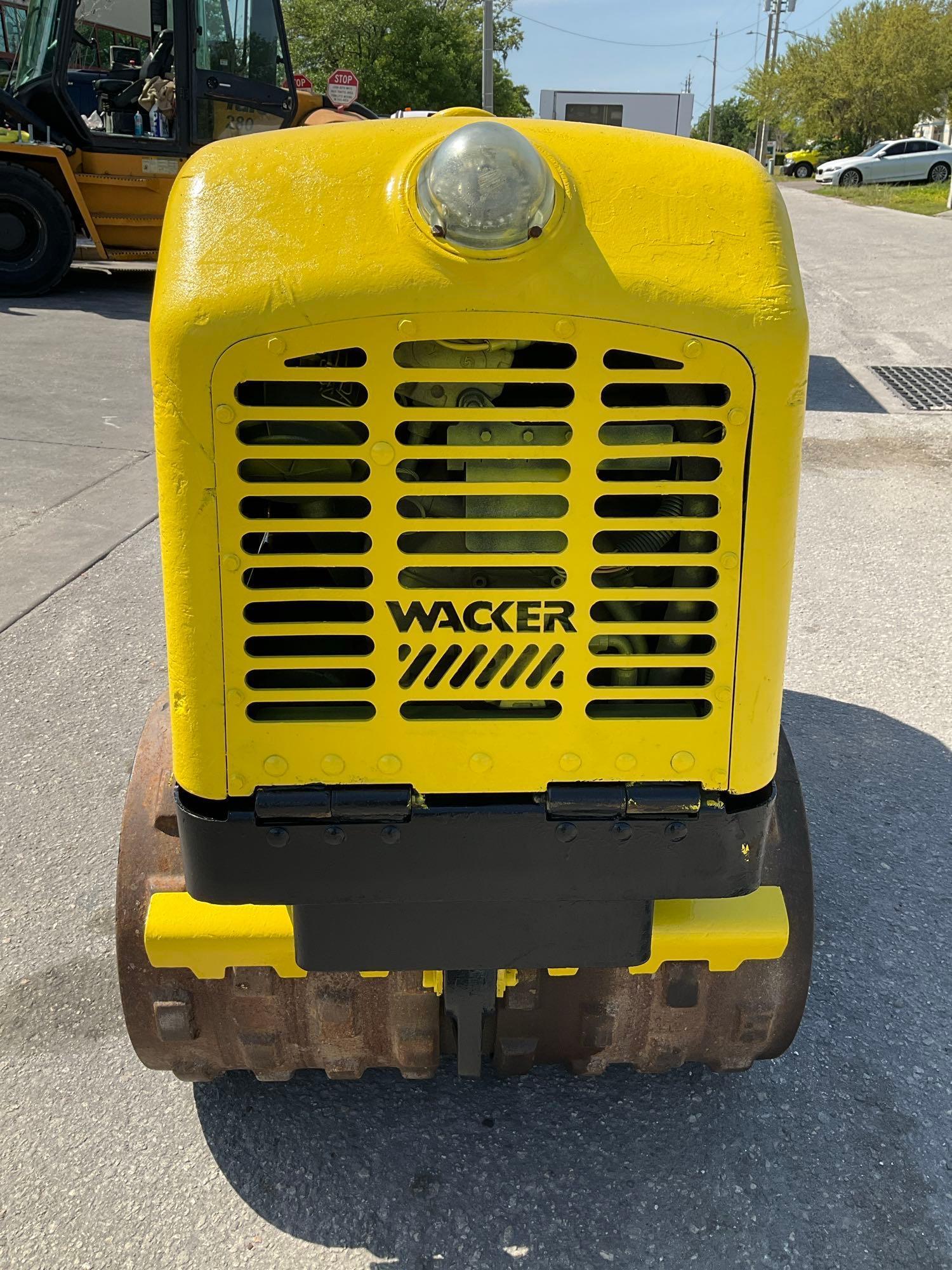 WACKER NEUSON VIBRATORY TRENCH ROLLER MODEL RT , DIESEL, RUNS & OPERATES REMOTE CONTROLLER INCLUDED