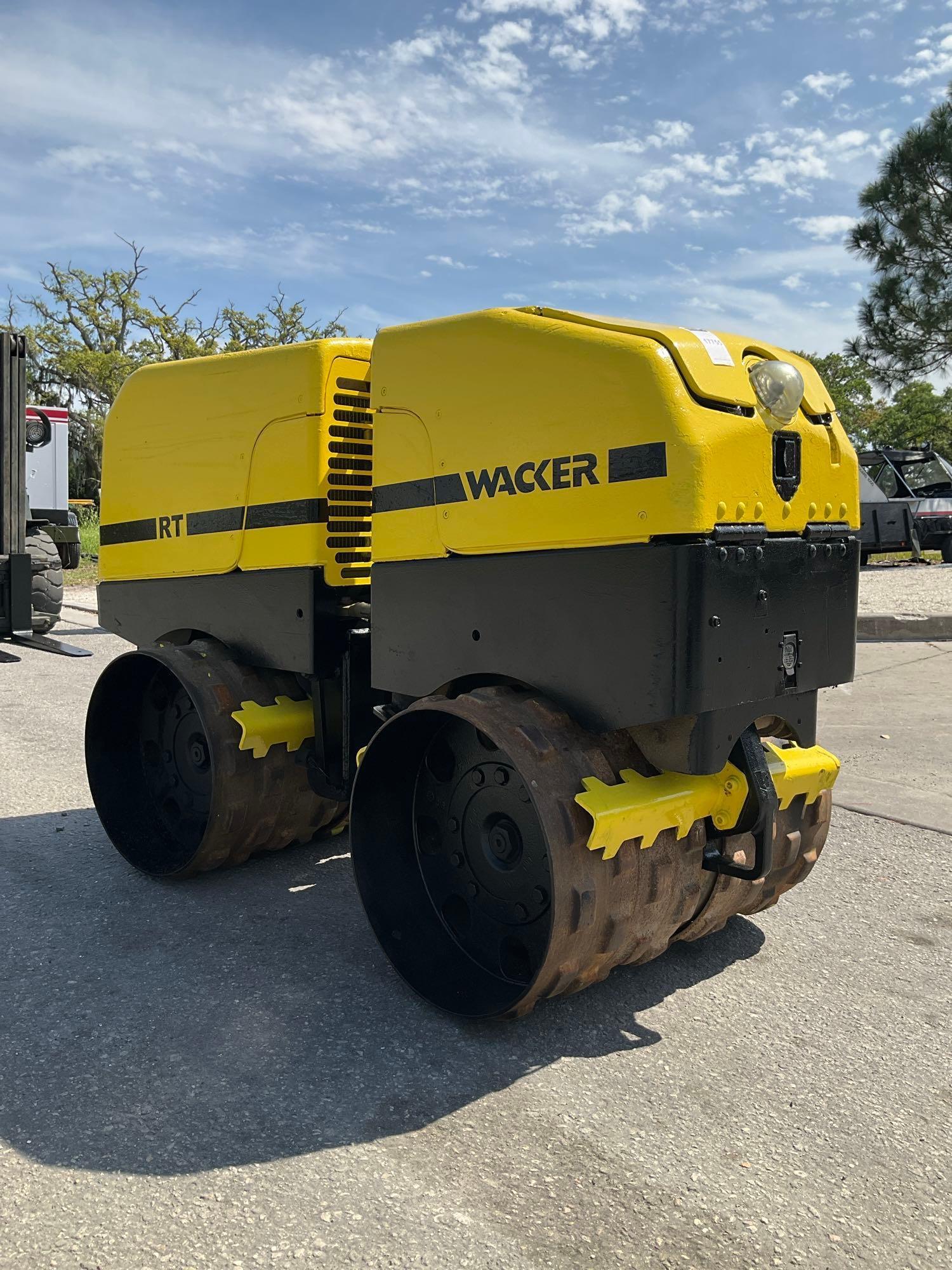WACKER NEUSON VIBRATORY TRENCH ROLLER MODEL RT , DIESEL, RUNS & OPERATES REMOTE CONTROLLER INCLUDED