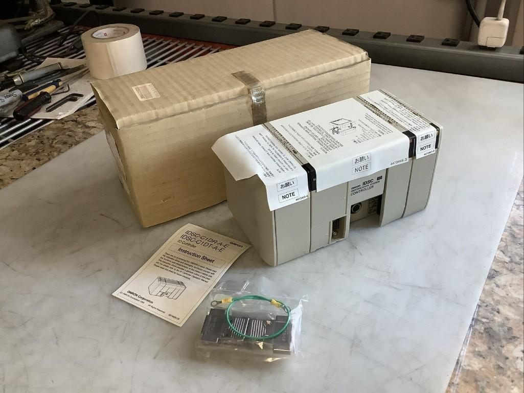 ( 2 ) OMRON IDSC-C1DR-A-E ID SYSTEM CONTROLLER