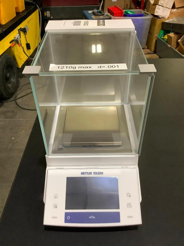 METTLER TOLEDO PRECISION BALANCE MODEL XS1203S, APPROX 12 VOLTS, APPROX 2.25A