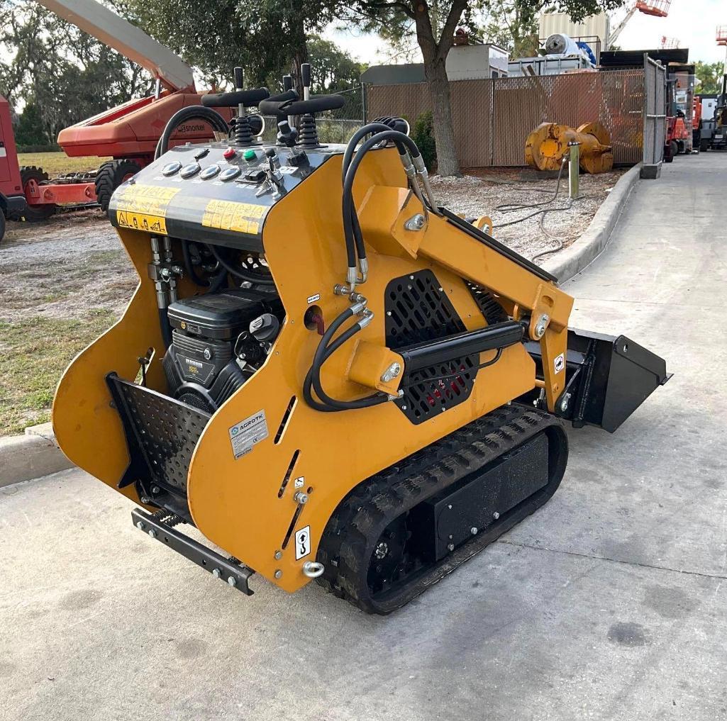 2023 AGROTK WALK BEHIND CRAWLER SKID STEER LOADER MODEL KBT23, GAS POWERED, ELECTRIC START, RUBBE...