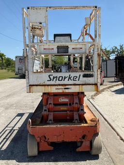 SNORKEL SCISSOR LIFT MODEL SL25, ELECTRIC, APPROX MAX PLATFORM HEIGHT 25FT, RUNS & OPERATES