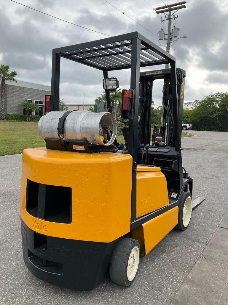 YALE LP FORKLIFT MODEL GLC065TGNUAE084, APPROX MAX CAPACITY 6450LBS, APPROX MAX HEIGHT 187", TILT,