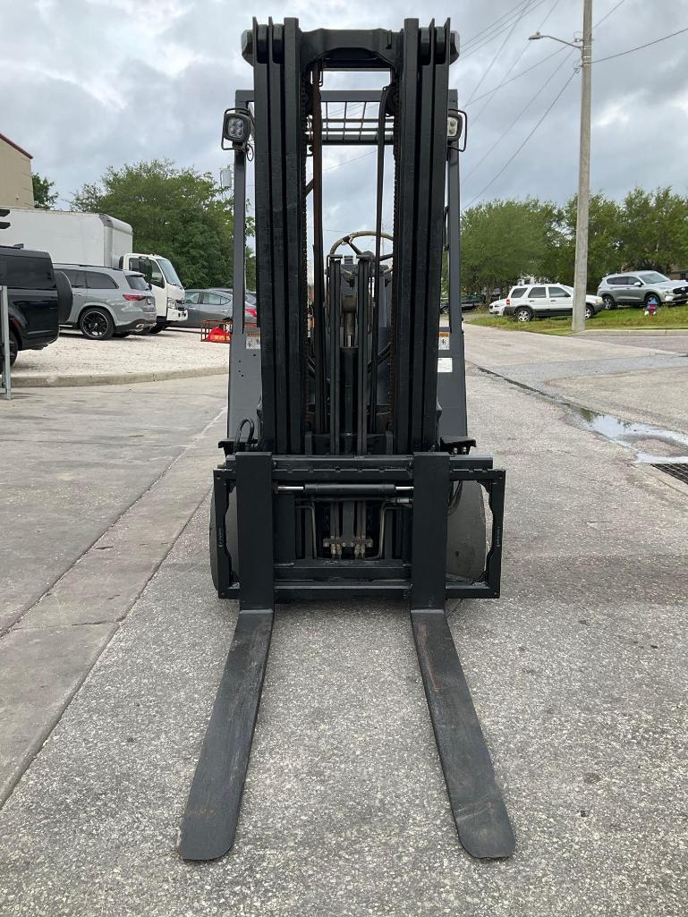 YALE LP FORKLIFT MODEL GLC065TGNUAE084, APPROX MAX CAPACITY 6450LBS, APPROX MAX HEIGHT 187", TILT,